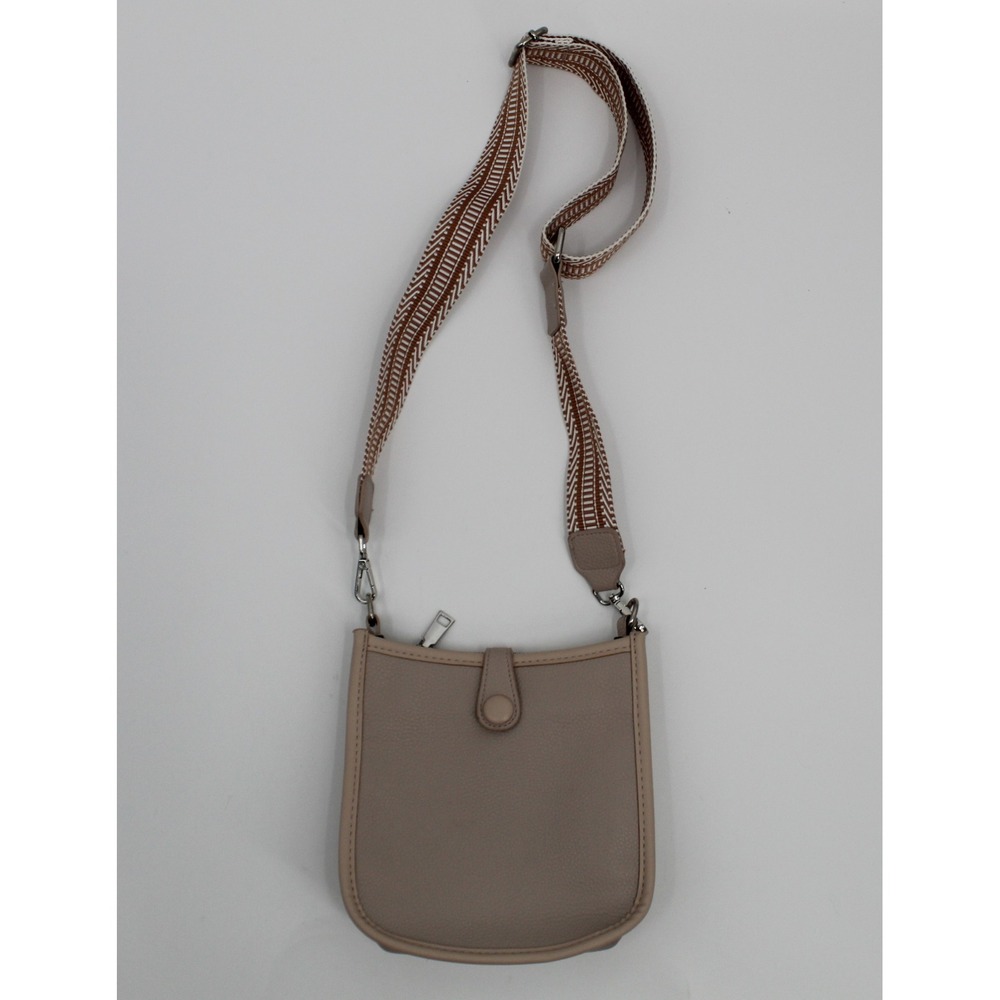 Tan Pebbled Vegan‎ Leather Crossbody Bag Taupe Brown Chevron Guitar Strap NWOT